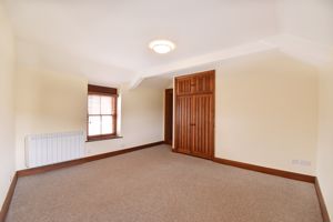 Principal bedroom- click for photo gallery
